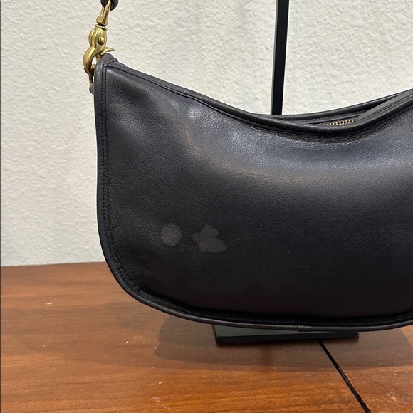 Authentic Vintage Coach Navy Leather Shoulder Bag - Picture 5 of 12